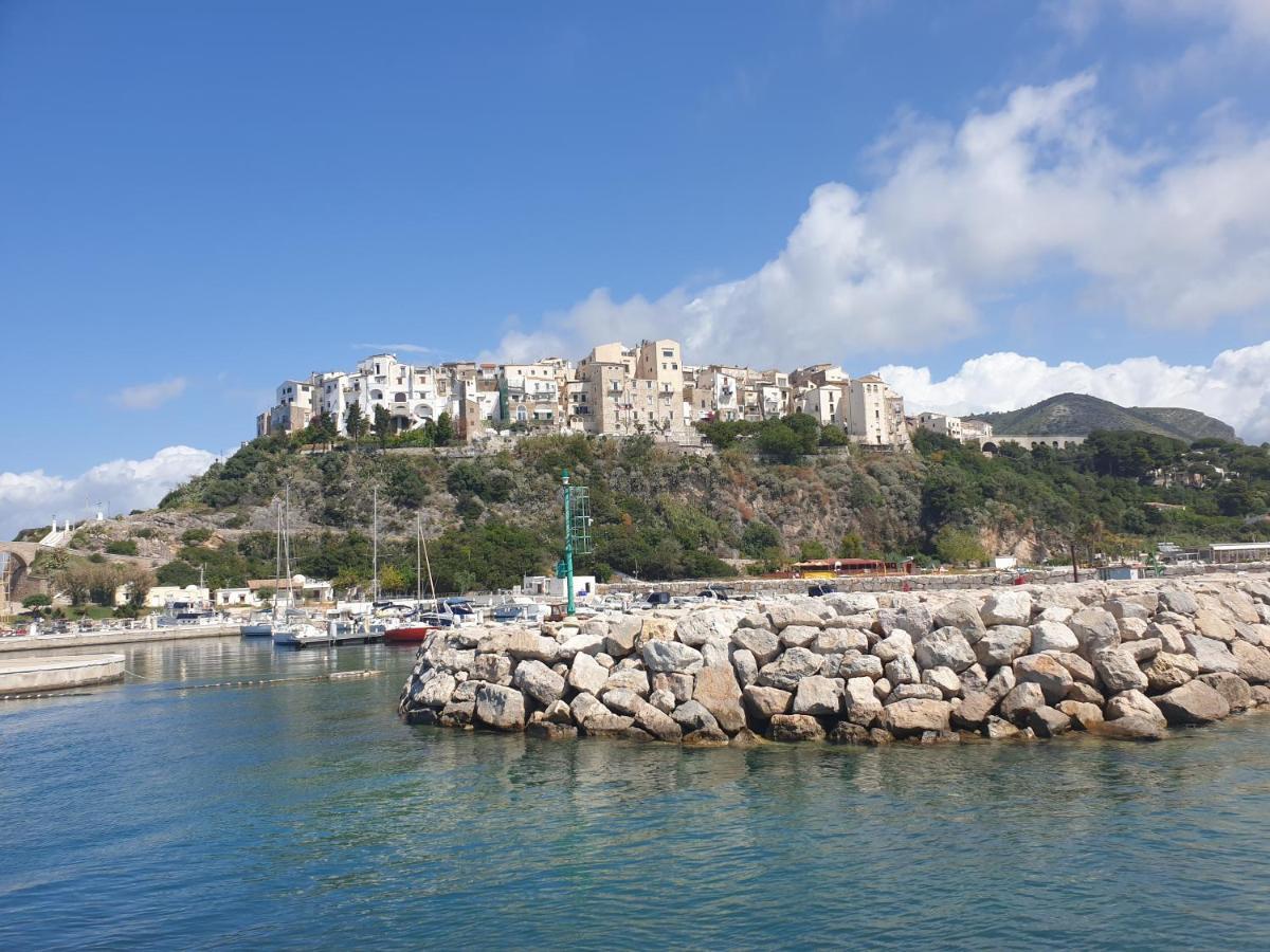 La Villa Fronte Spiaggia Bandiera Blu スペルロンガ エクステリア 写真