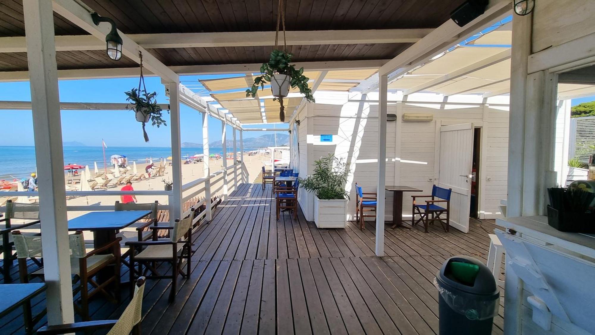 La Villa Fronte Spiaggia Bandiera Blu スペルロンガ エクステリア 写真